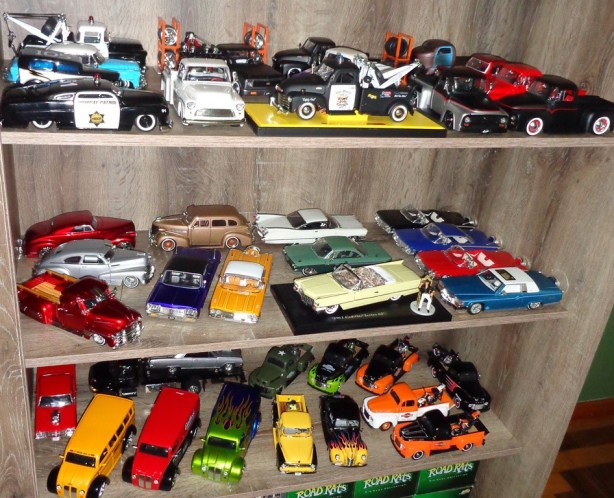 Ainda está um amontoado de 1:24, mas com tempo, tudo será organizado de forma a valorizar cada tema, independente da escala.